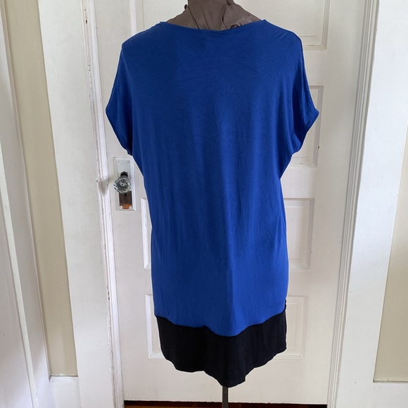 J Jill Wearever Collection Short Sleeve Stretch Knit Blue and Black Top Medium - Picture 3 of 5